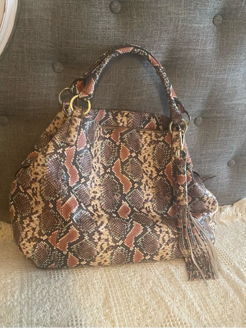 G.I.L.I. Limited Edition Roma handbag
In like New Condition
